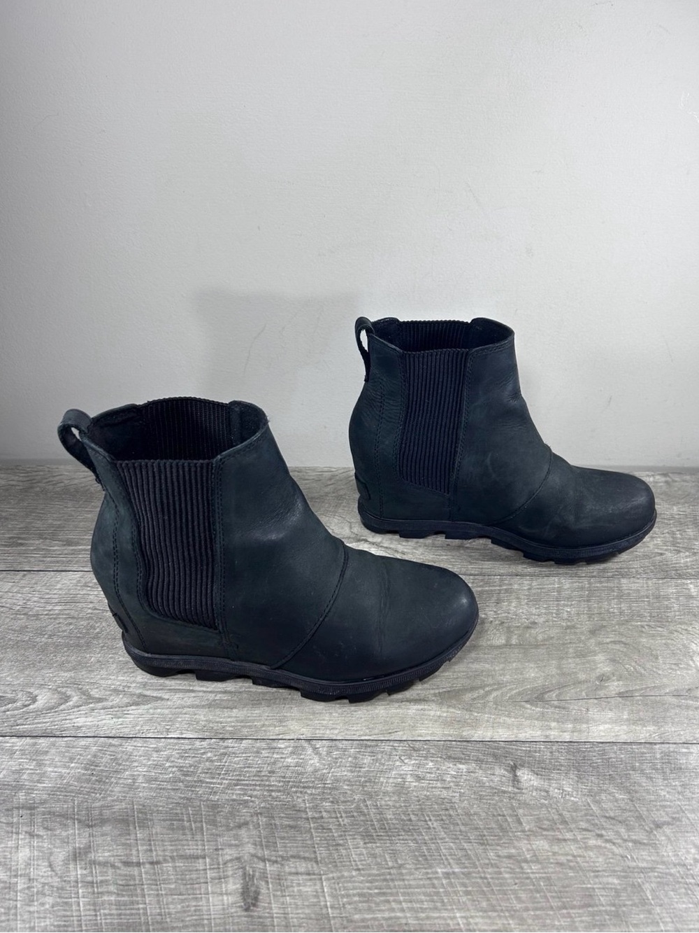 Sorel NL3022 Joan of Arctic Wedge II Womens Black Leather Booties Boots Size 7.5
